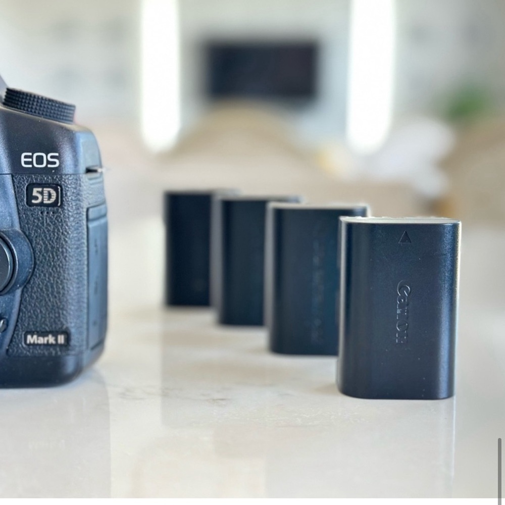 Canon EOS 5D Mark 2 camera - Picture 7 of 10
